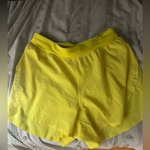 Lululemon find your pace shorts